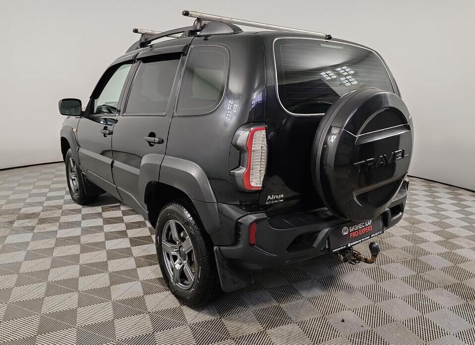 LADA (ВАЗ) Niva 1.7 MT (80 л.с.) 4WD