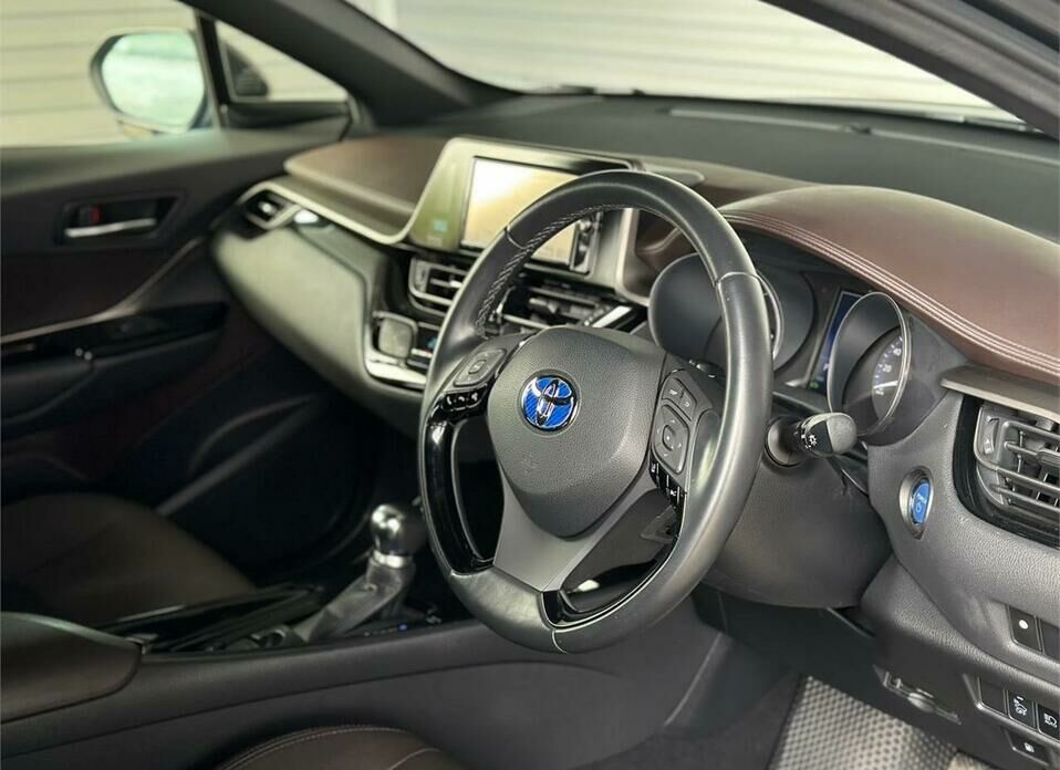 Toyota C-HR 1.8hyb AT (98 л.с.)