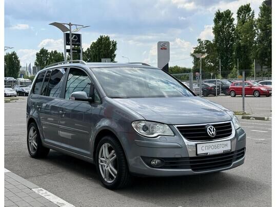 Volkswagen Touran, 2008&nbsp;г., 244&nbsp;945&nbsp;км