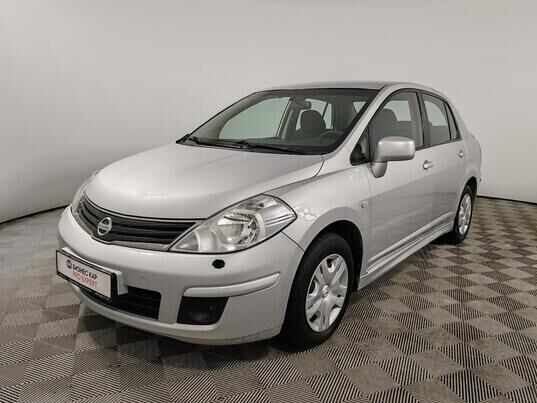Nissan Tiida, 2010 г., 216 634 км