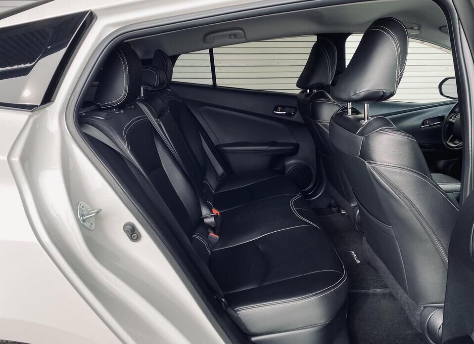 Toyota Prius, IV Рестайлинг (XW50) 1.8hyb AT (98 л.с.)