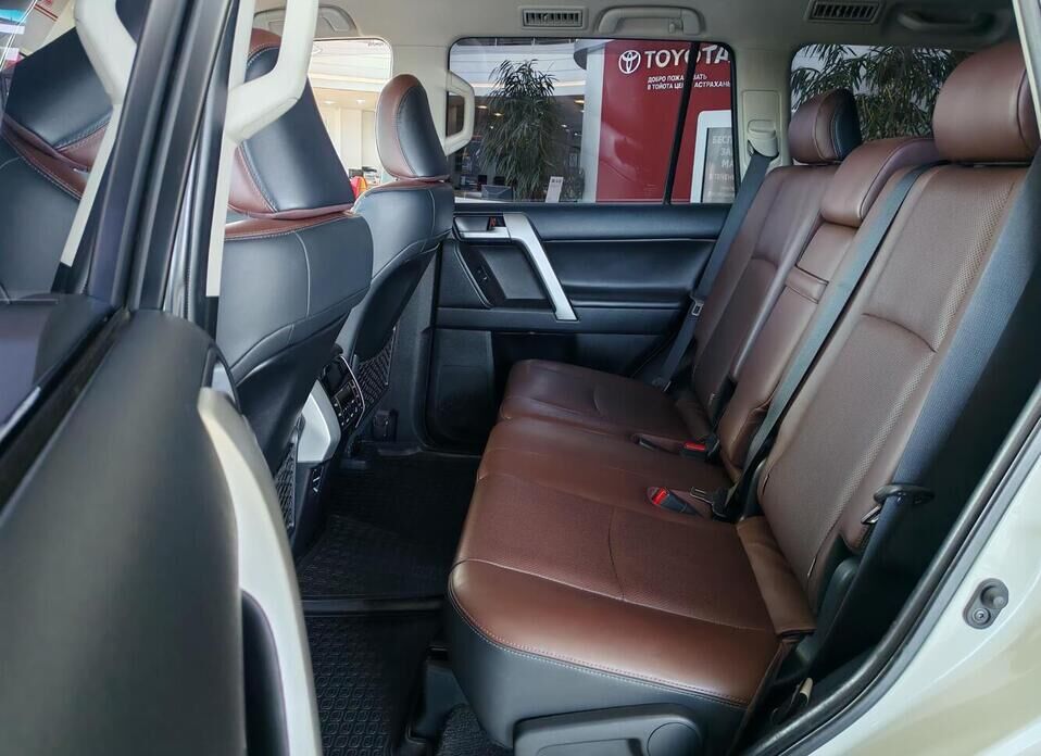 Toyota Land Cruiser Prado, 150 Series Рестайлинг 2 4.0 AT (249 л.с.) 4WD