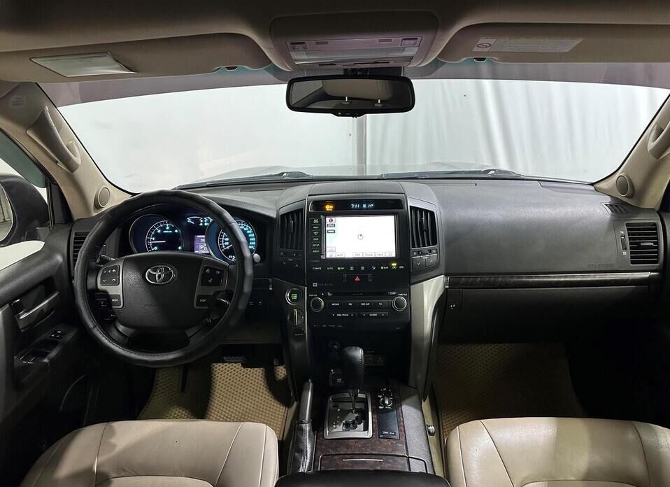 Toyota Land Cruiser, 200 Series 4.5d AT (235 л.с.) 4WD