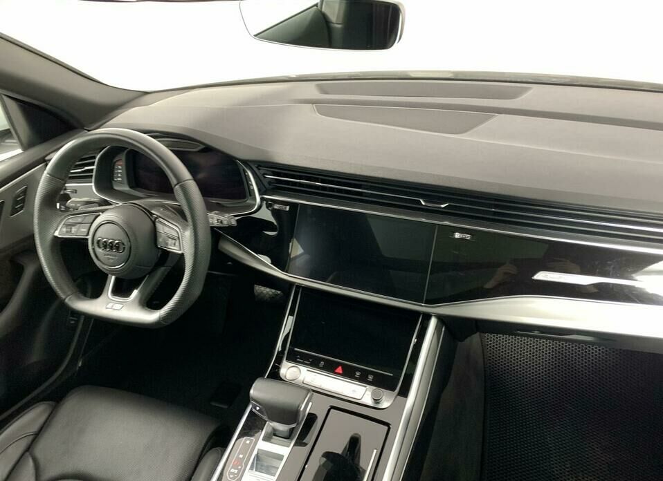 Audi Q8 55 TFSI 3.0 AT (340 л.с.) 4WD