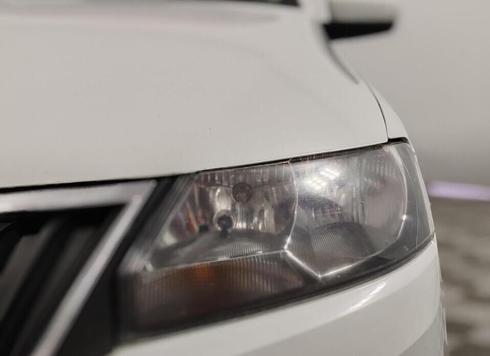 Skoda Rapid, I Рестайлинг 1.6 MT (90 л.с.)