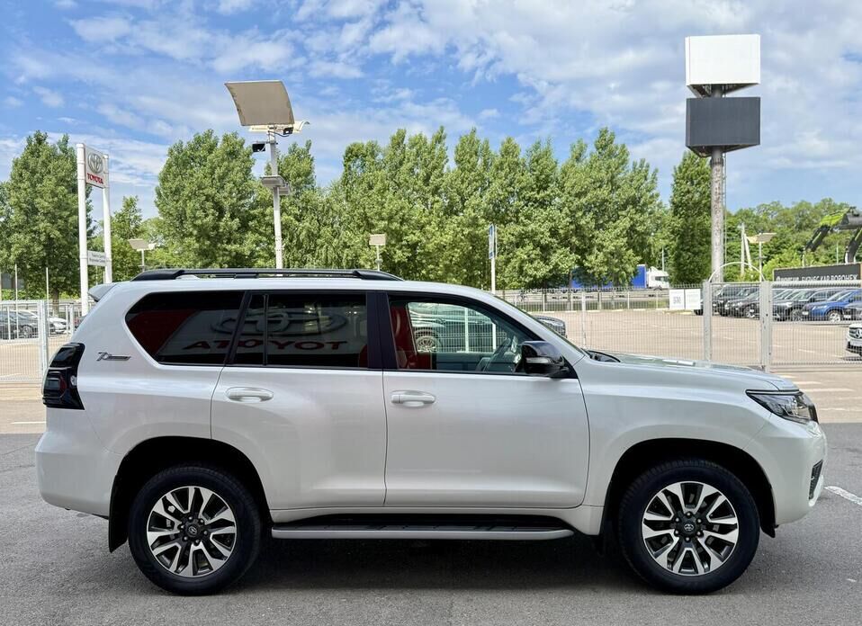 Toyota Land Cruiser Prado, 150 Series Рестайлинг 3 4.0 AT (249 л.с.) 4WD