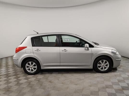 Nissan Tiida, 2011 г., 123 001 км