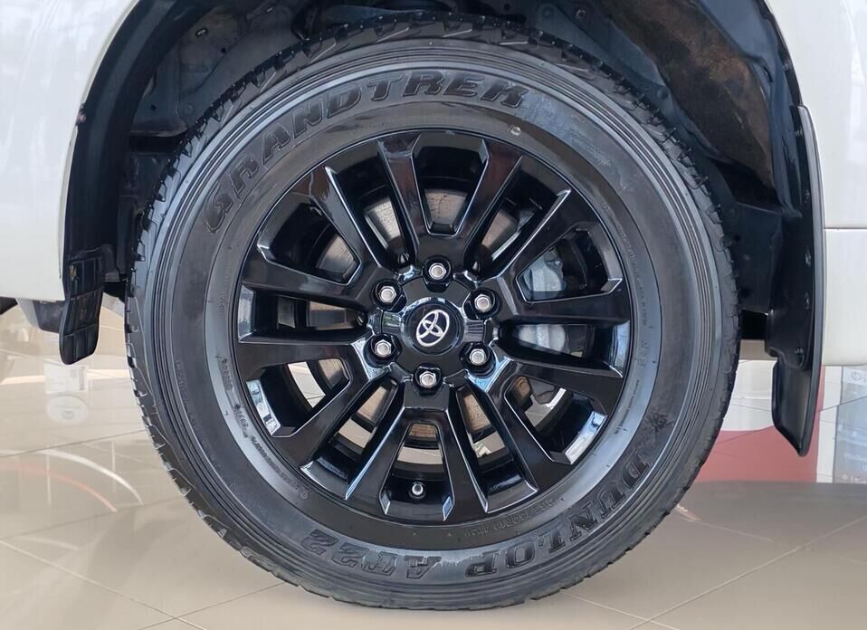 Toyota Land Cruiser Prado, 150 Series Рестайлинг 3 2.8d AT (200 л.с.) 4WD