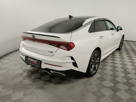 Kia K5, 2021 г., 121 140 км