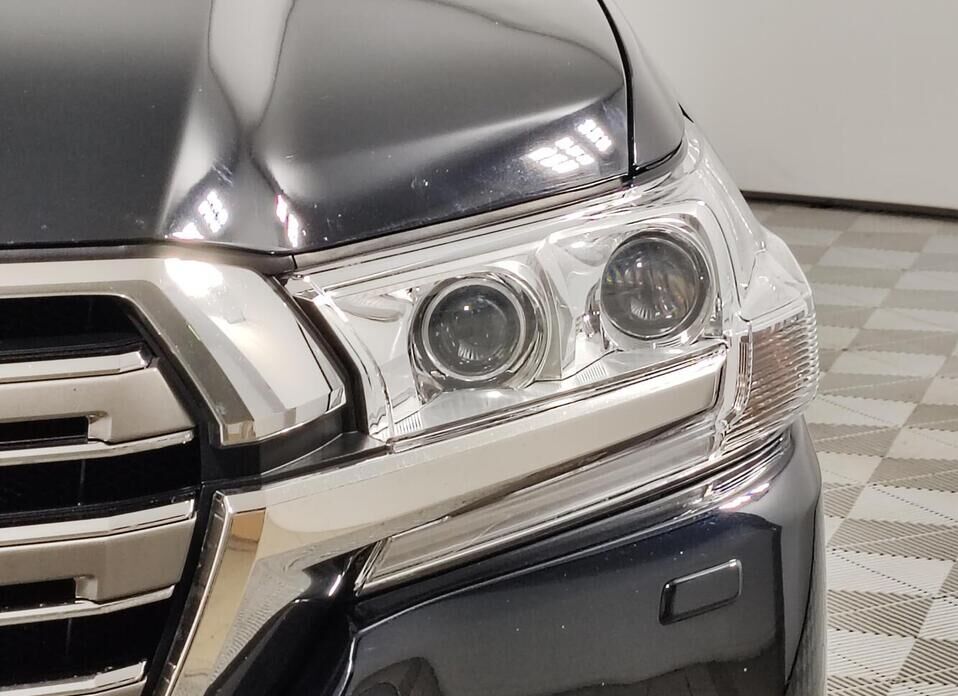 Toyota Land Cruiser, 200 Series Рестайлинг 2 4.5d AT (249 л.с.) 4WD