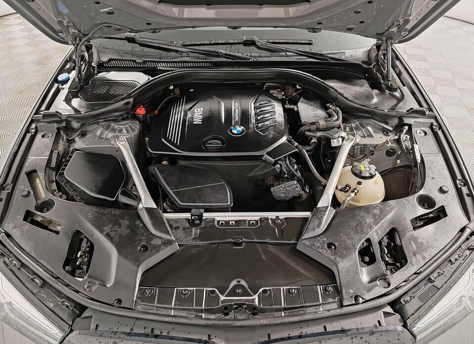 BMW 5 серии, VII (G30/G31) Рестайлинг 520d 2.0d AT (190 л.с.)