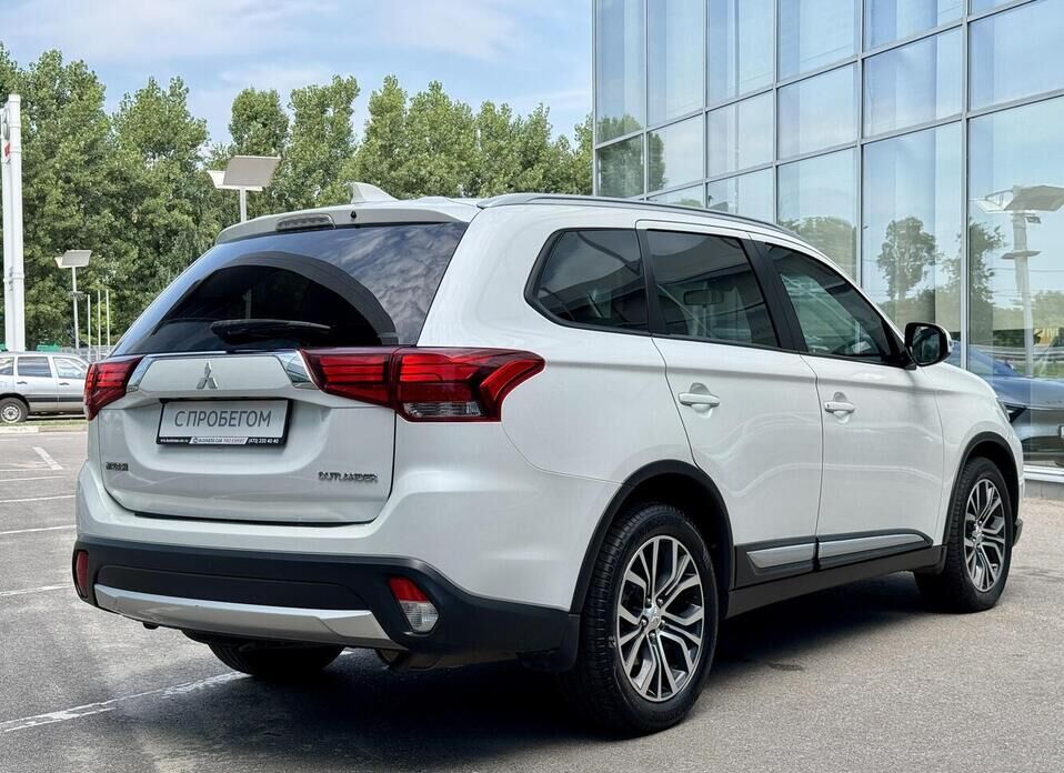 Mitsubishi Outlander, III Рестайлинг 2 2.4 CVT (167 л.с.) 4WD