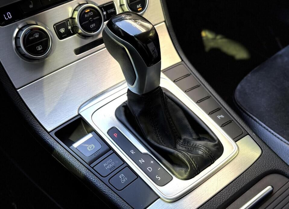 Volkswagen Passat, B7 1.8 MT (152 л.с.)