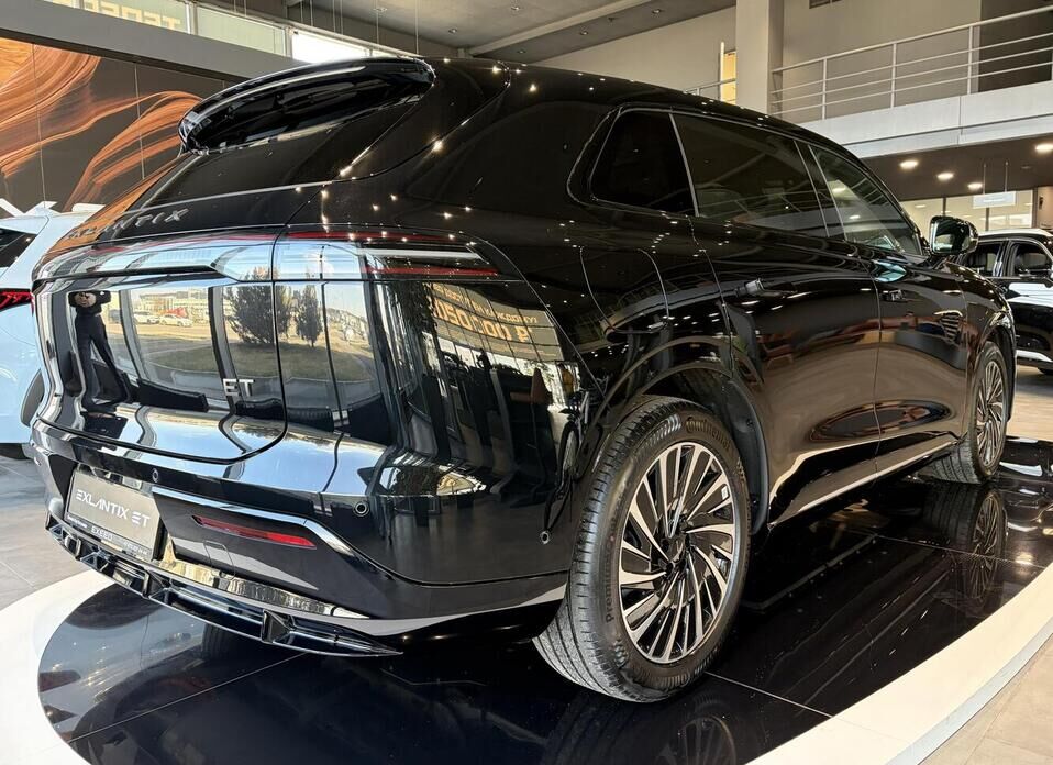 EXEED Exlantix ET 1.5hyb AT (469 л.с.) 4WD