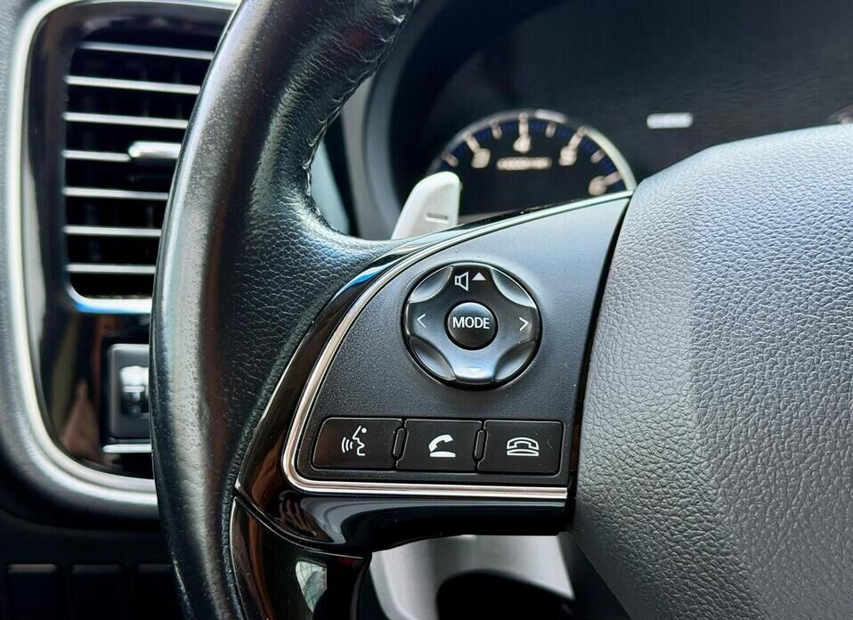 Mitsubishi Outlander, III Рестайлинг 2 2.4 CVT (167 л.с.) 4WD