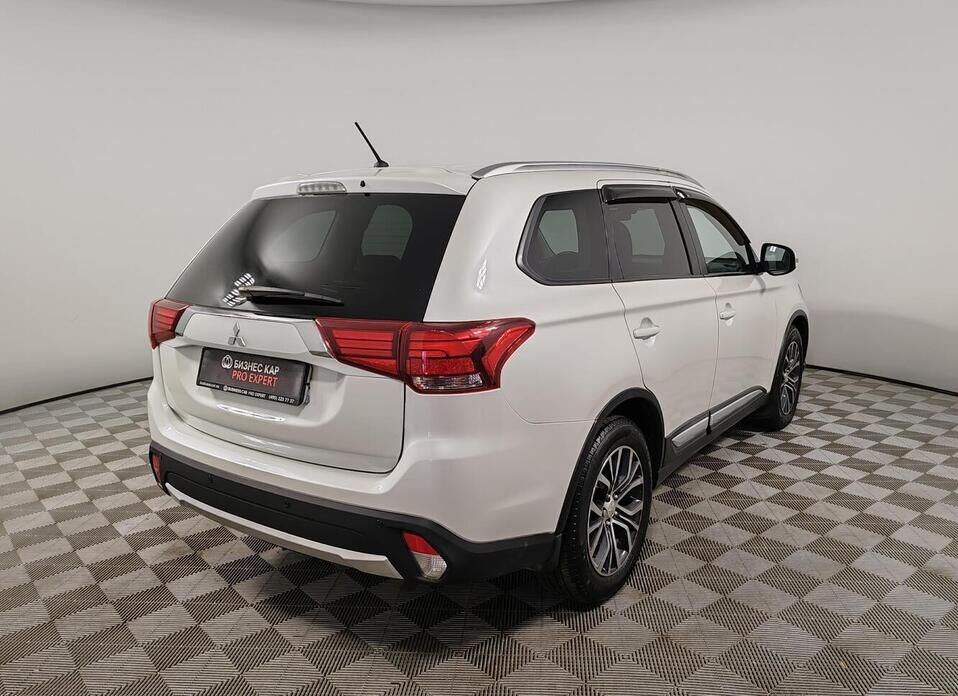 Mitsubishi Outlander, III Рестайлинг 2 2.0 CVT (146 л.с.) 4WD