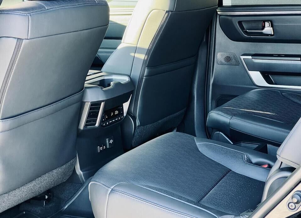 Toyota Sequoia, III 3.5hyb AT (437 л.с.) 4WD