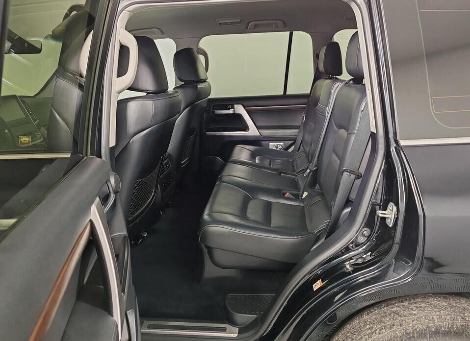 Toyota Land Cruiser, 200 Series Рестайлинг 2 4.5d AT (249 л.с.) 4WD