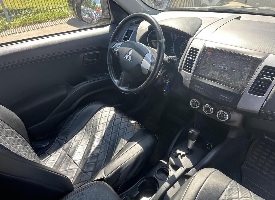 Mitsubishi Outlander, II Рестайлинг 2.0 CVT (147 л.с.)