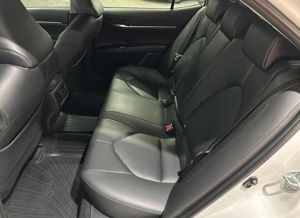 Toyota Camry, VIII (XV70) 2.5 AT (181 л.с.)