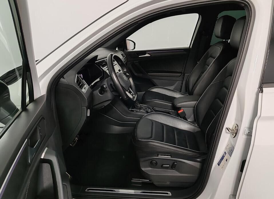 Volkswagen Tiguan, II Рестайлинг 2.0 AMT (180 л.с.) 4WD
