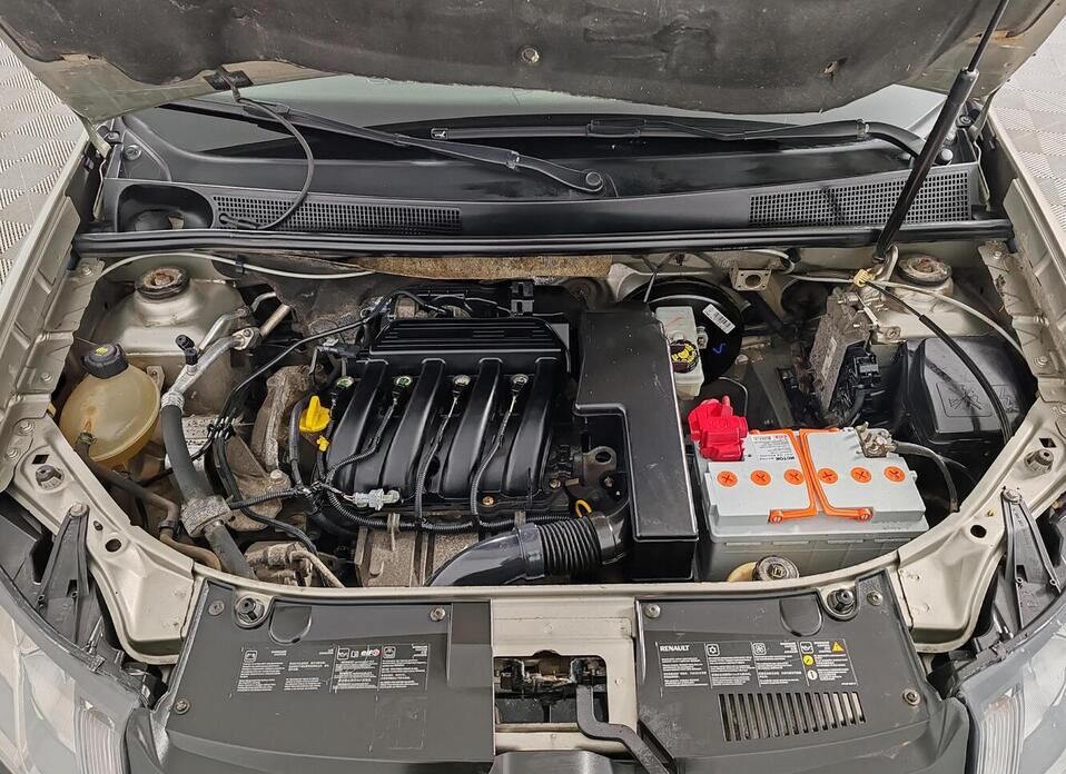 Renault Logan, II 1.6 AT (102 л.с.)