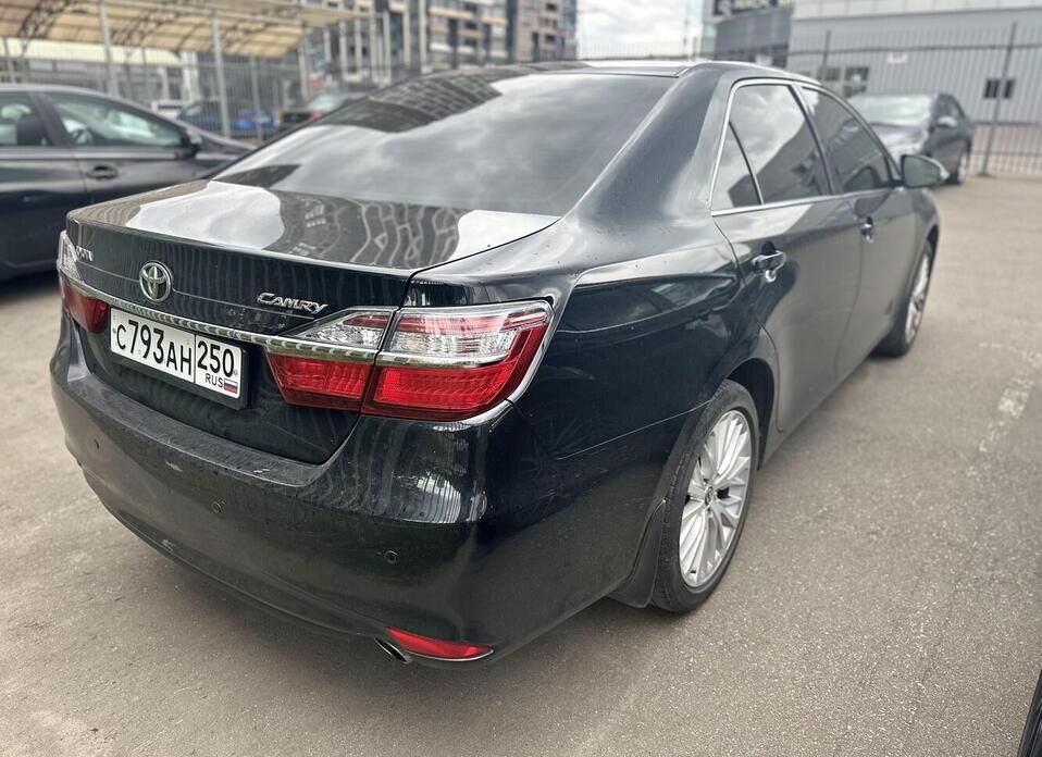 Toyota Camry 2.5 AT (181 л.с.)