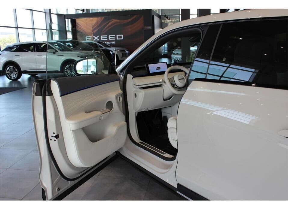 EXEED Exlantix ET 1.5hyb AT (469 л.с.) 4WD