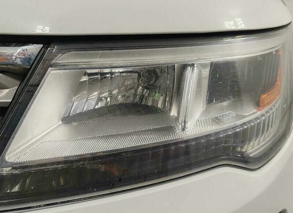 Ford Explorer 3.5 AT (249 л.с.) 4WD