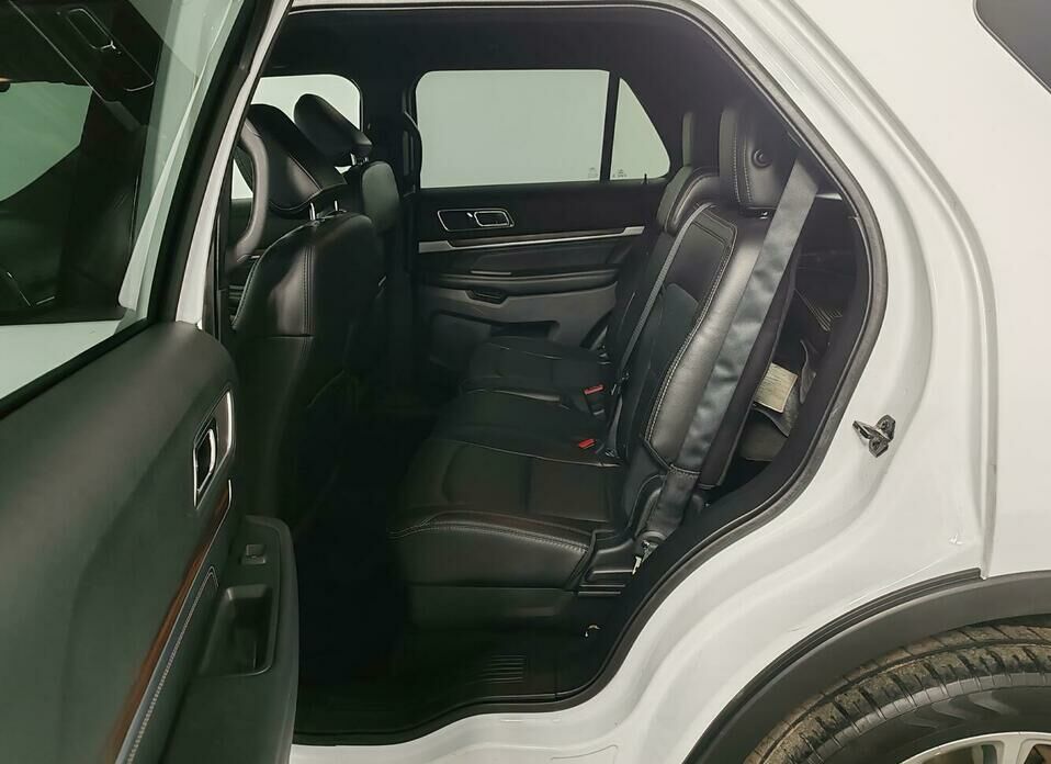 Ford Explorer 3.5 AT (249 л.с.) 4WD