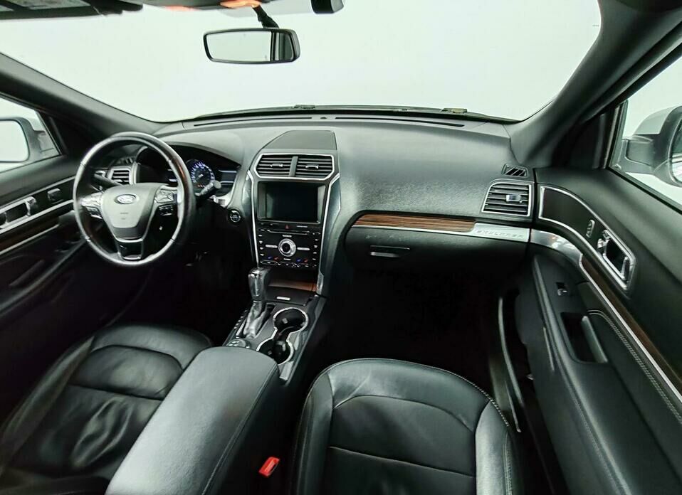 Ford Explorer 3.5 AT (249 л.с.) 4WD