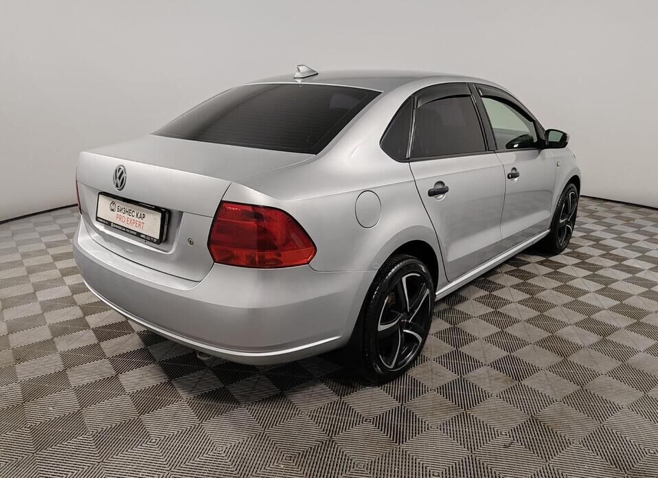 Volkswagen Polo, V 1.6 MT (105 л.с.)
