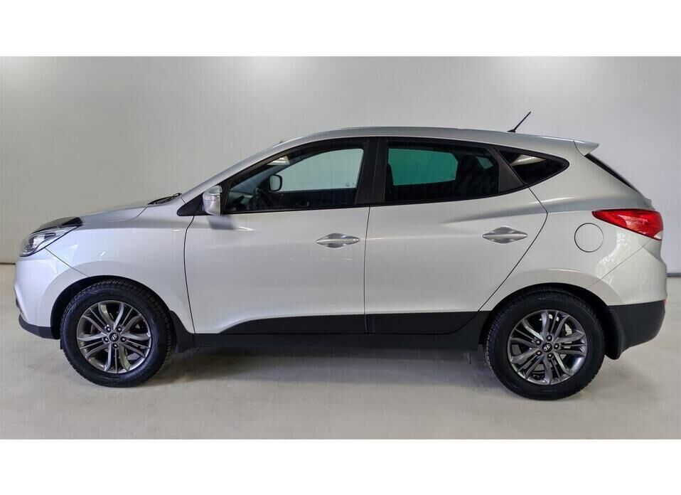 Hyundai ix35, I Рестайлинг 2.0 AT (150 л.с.)