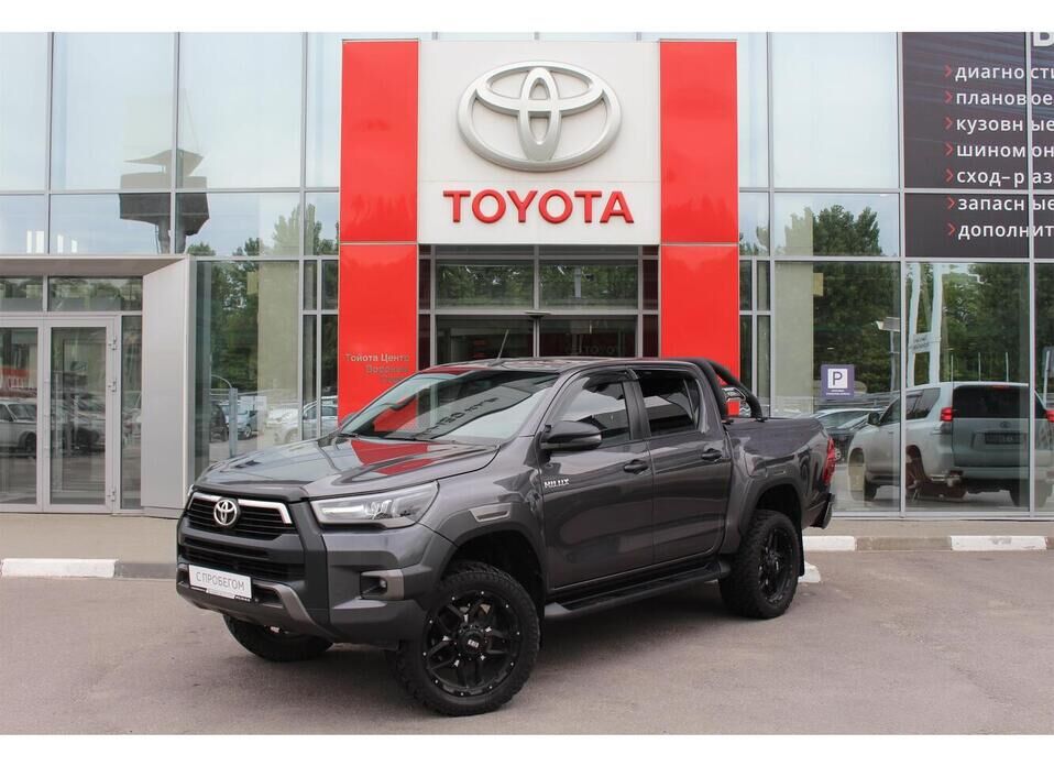 Toyota Hilux 2.8d AT (200 л.с.) 4WD