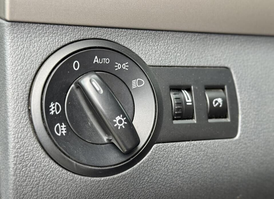 Volkswagen Touran, I Рестайлинг 1.4 MT (140 л.с.)