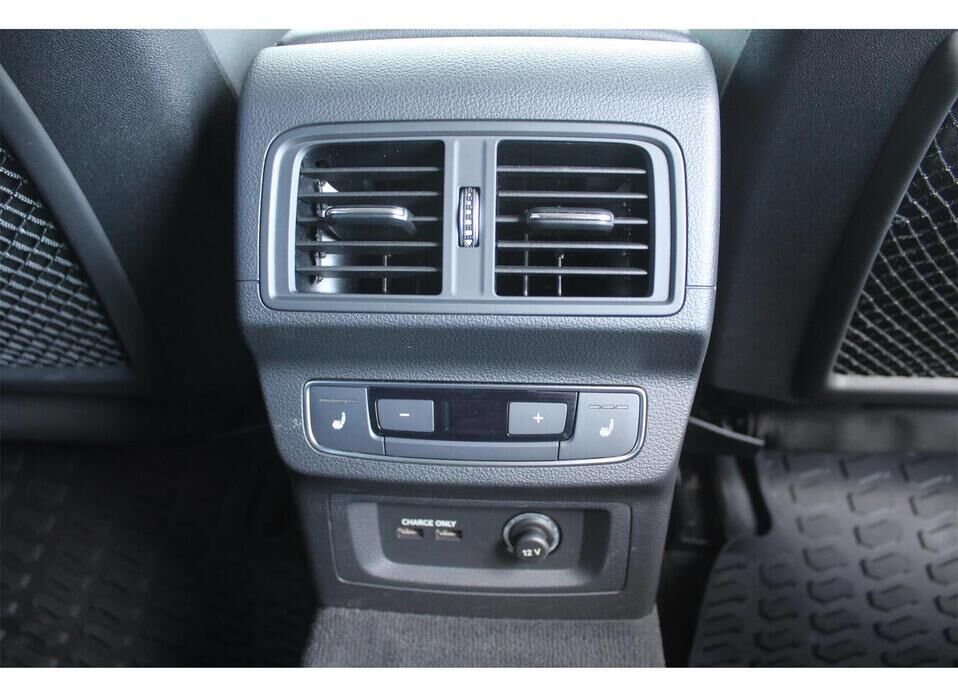 Audi Q5, II (FY) Рестайлинг 45 TFSI 2.0 AMT (249 л.с.) 4WD