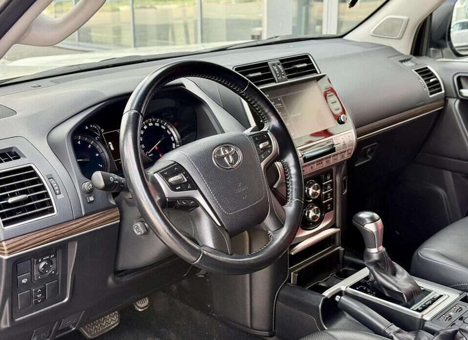 Toyota Land Cruiser Prado, 150 Series Рестайлинг 3 4.0 AT (249 л.с.) 4WD