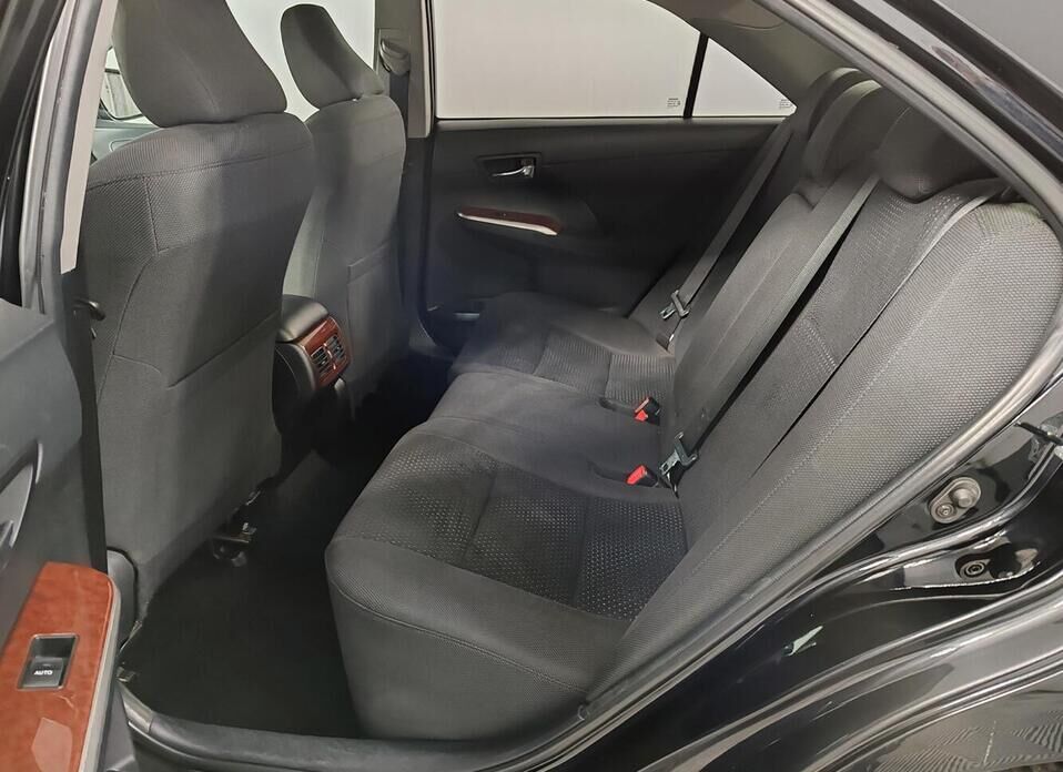 Toyota Camry 2.5 AT (181 л.с.)