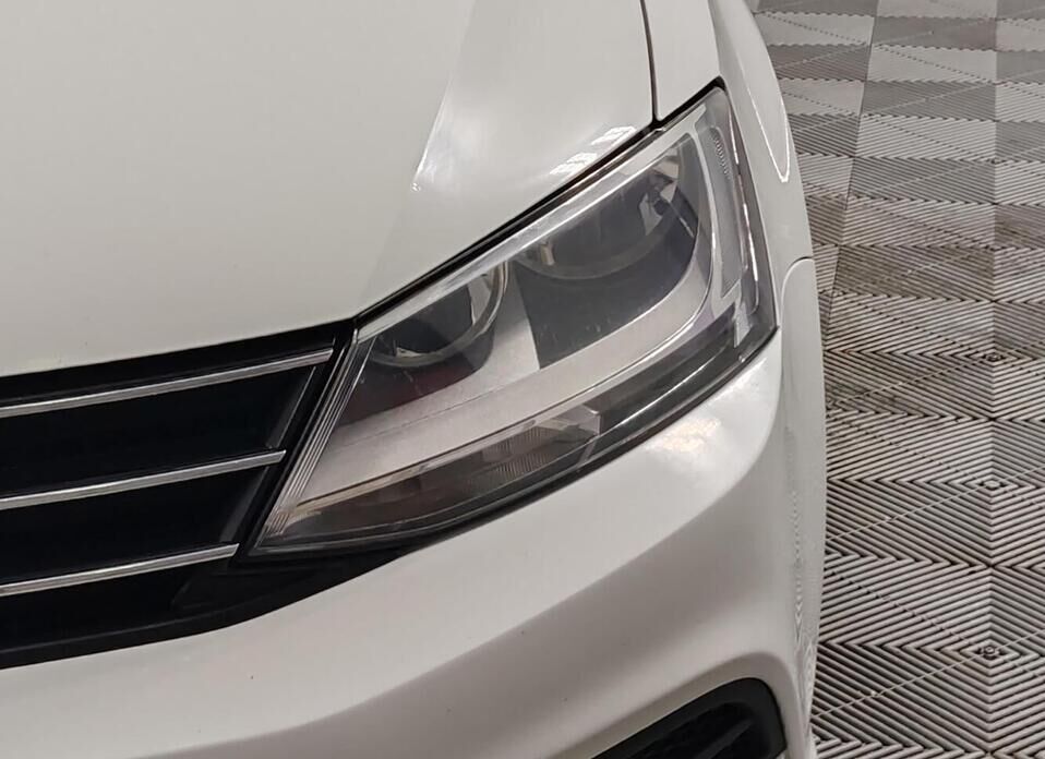 Volkswagen Jetta, VI Рестайлинг 1.6 AT (105 л.с.)