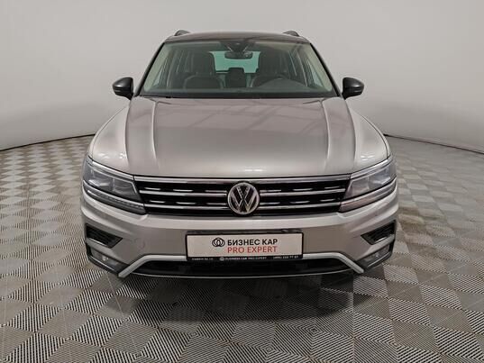 Volkswagen Tiguan, 2019&nbsp;г., 125&nbsp;492&nbsp;км