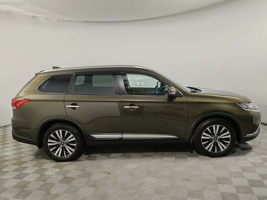 Mitsubishi Outlander, 2021 г., 41 001 км