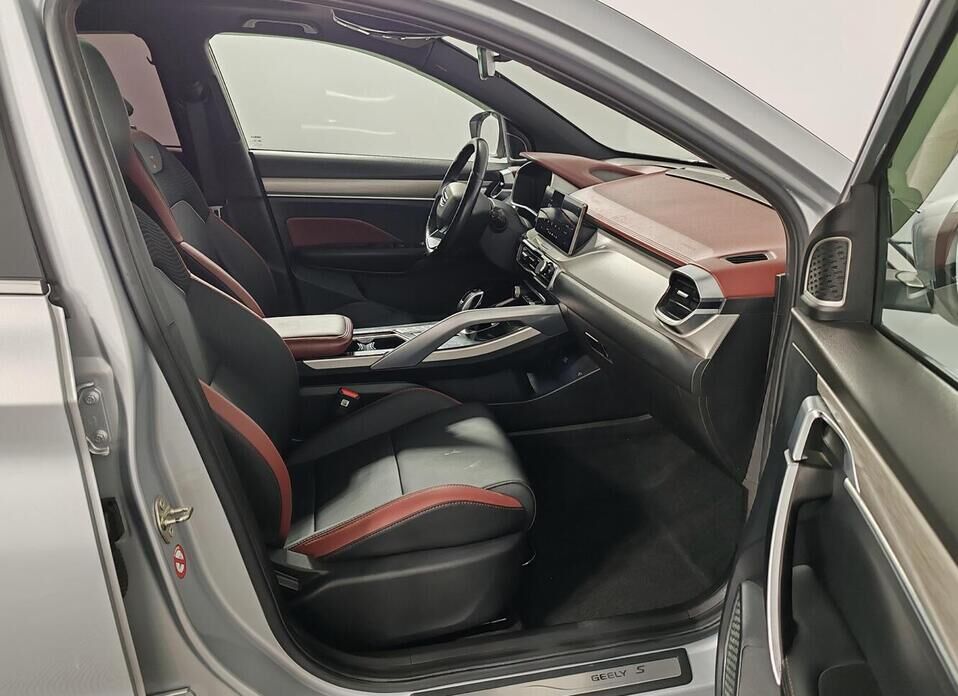 Geely Coolray, I 1.5 AMT (150 л.с.)