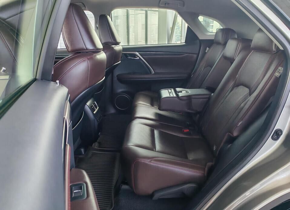 Lexus RX, IV Рестайлинг 300 2.0 AT (238 л.с.) 4WD