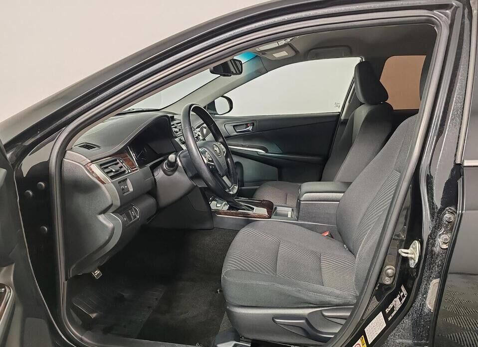 Toyota Camry, VII (XV50) Рестайлинг 2.5 AT (181 л.с.)