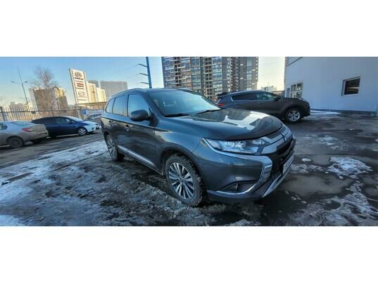 Mitsubishi Outlander, 2020 г., 107 044 км