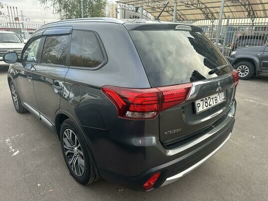 Mitsubishi Outlander, 2015 г., 124 350 км