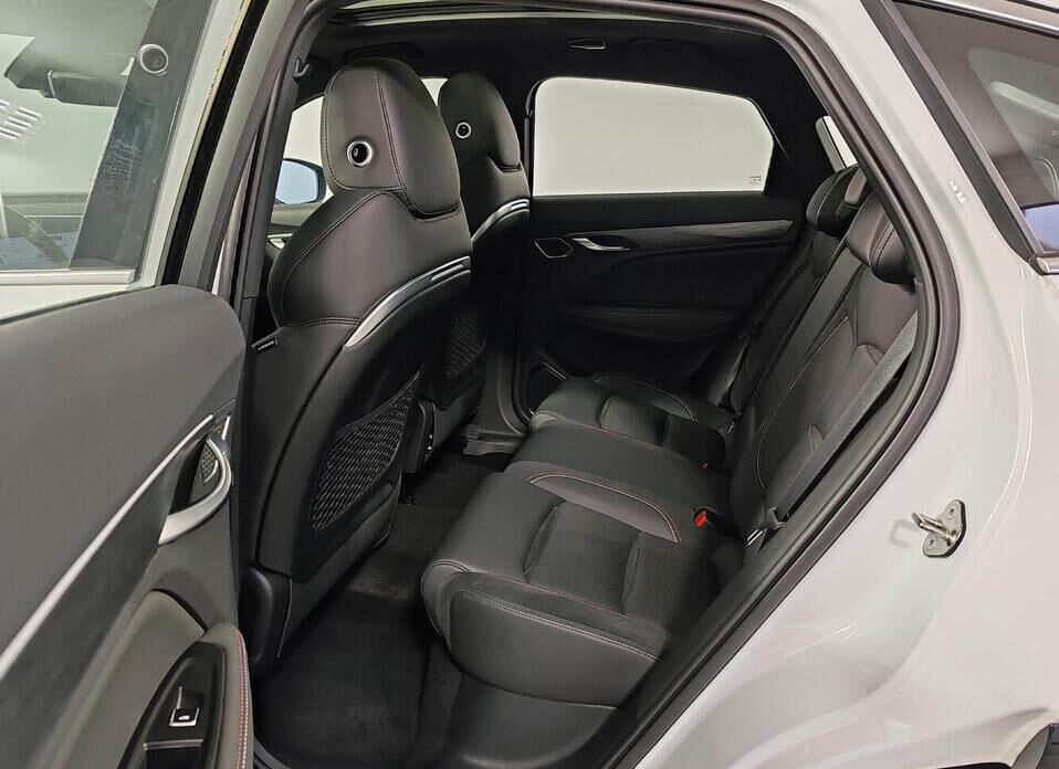 Knewstar 001 2.0 AT (238 л.с.) 4WD