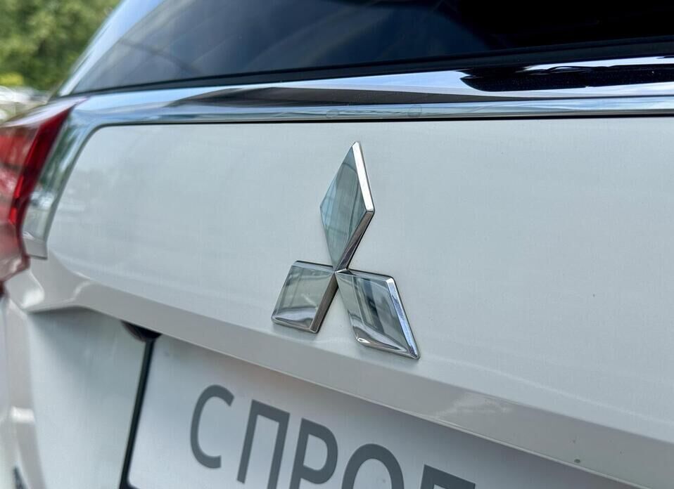 Mitsubishi Outlander, III Рестайлинг 2 2.4 CVT (167 л.с.) 4WD