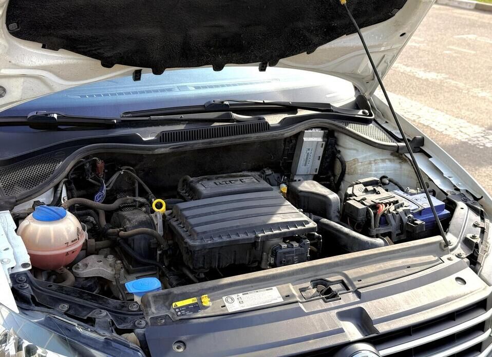 Volkswagen Polo, V Рестайлинг 1.6 AT (110 л.с.)