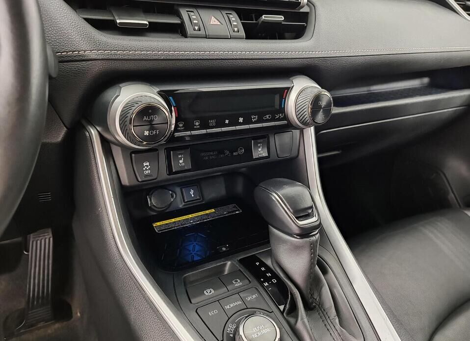 Toyota RAV4, V (XA50) 2.0 CVT (149 л.с.) 4WD
